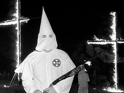 Ку-клукс-клан. Фото: tarihiolaylar.com Ку-клукс-клан. Фото: tarihiolaylar.com